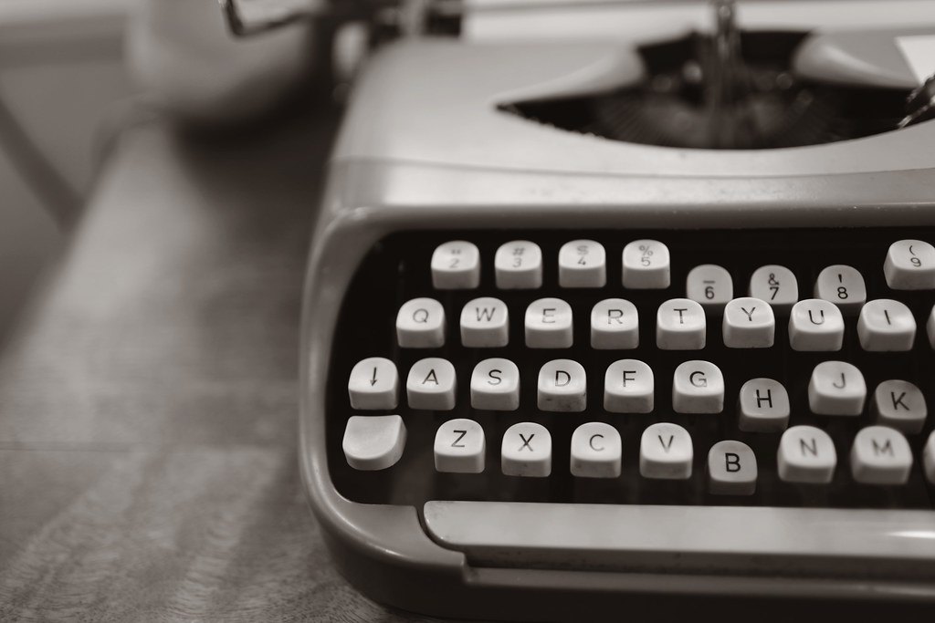 Clavier de machine a ecrire vintage, symbole de l'ecriture litteraire